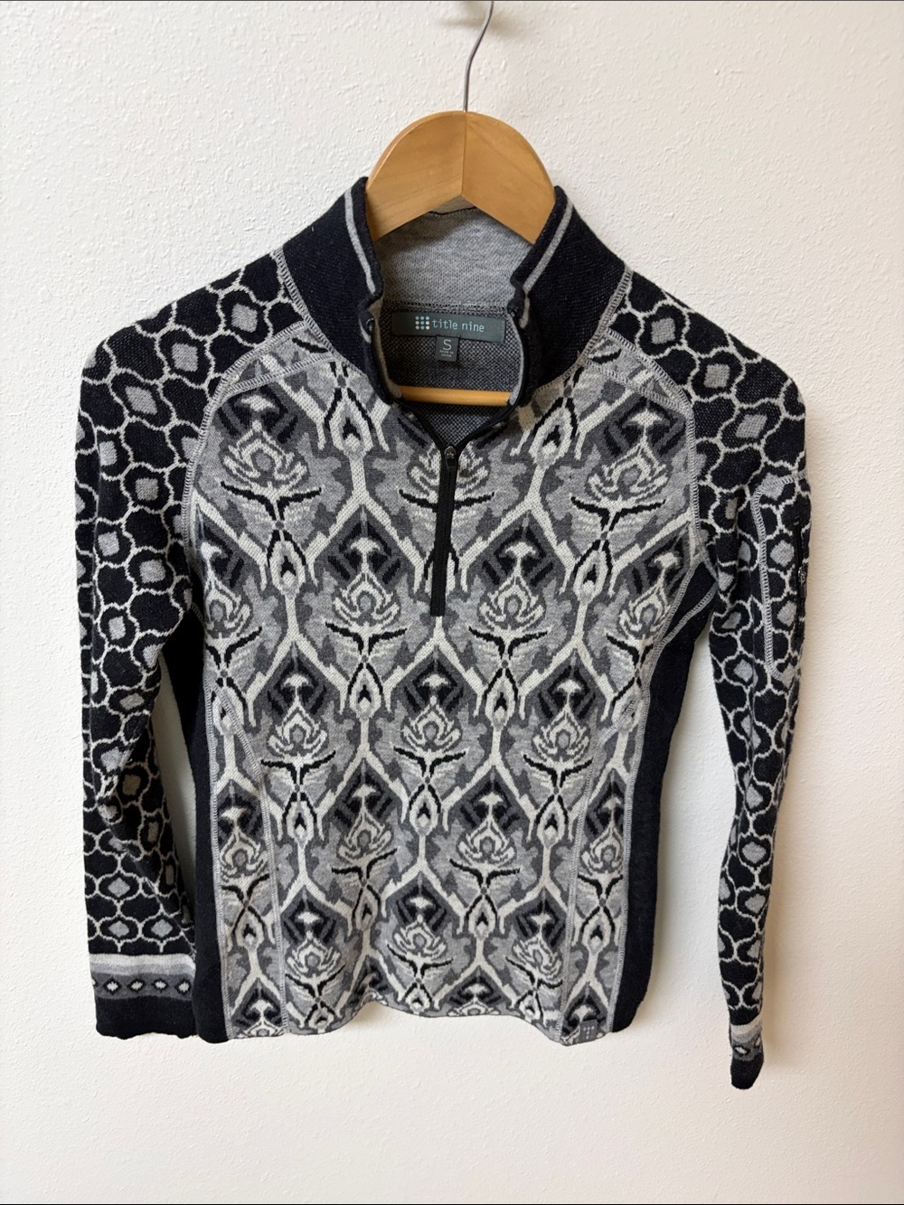 Title Nine Black & Gray Patterned Quarter-Zip Sweater women’s size S